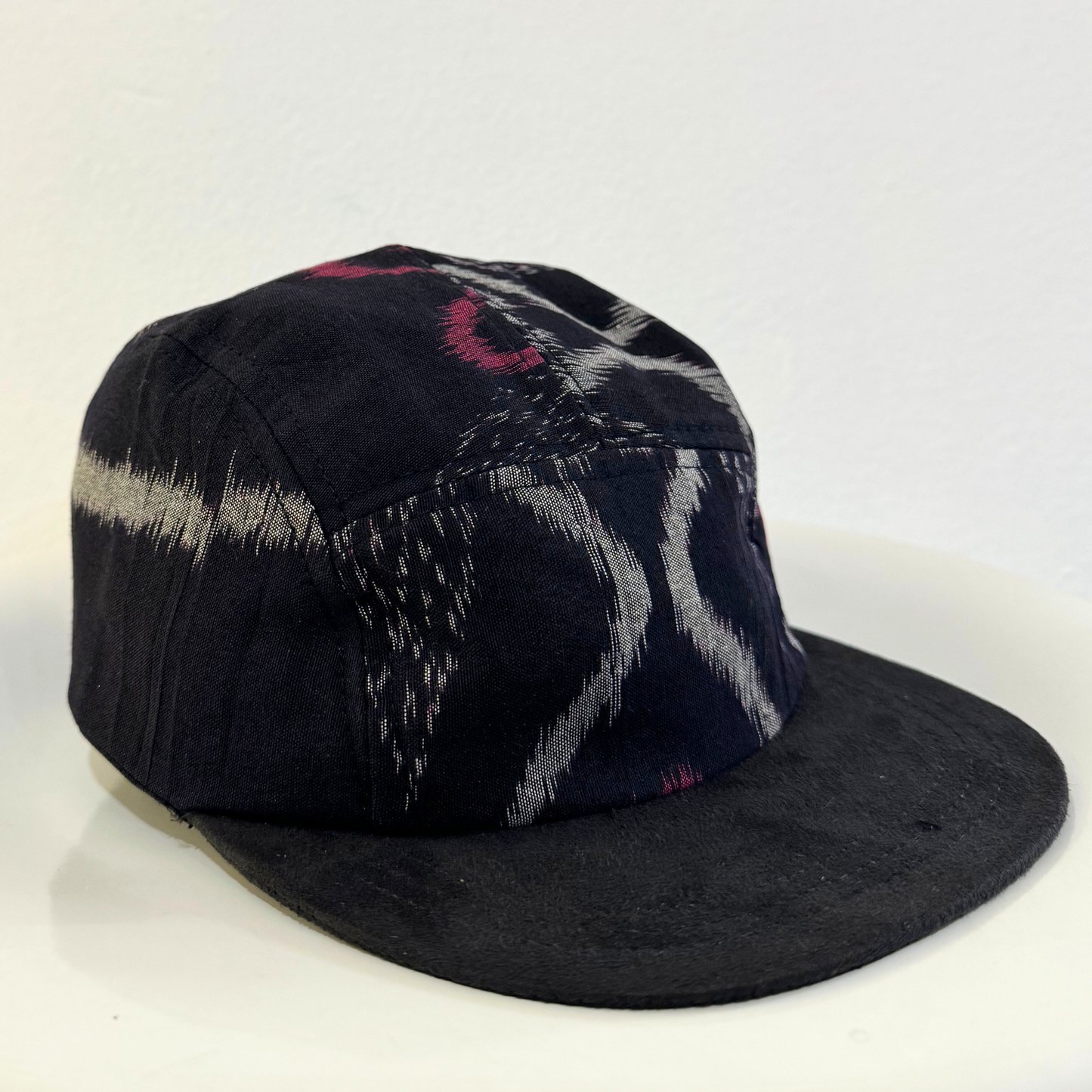 BATIK 5-PANEL SHORT BRIM [BLACK]